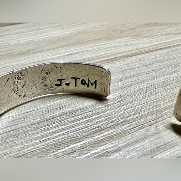 Navajo Designer Signed J Tom Sterling Silver Turquoise Inlay Cuff Bracelet - Picture 6 of 7